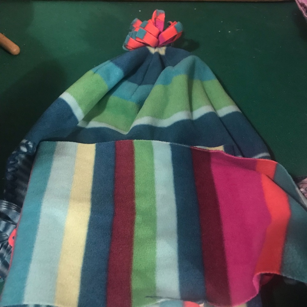 Old Navy hat and scarf set, size fits S/M